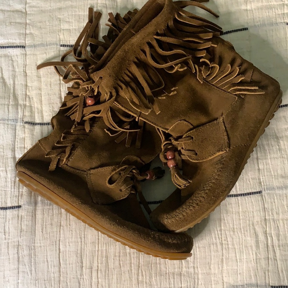 Minnetonka Moccasins Women size 7